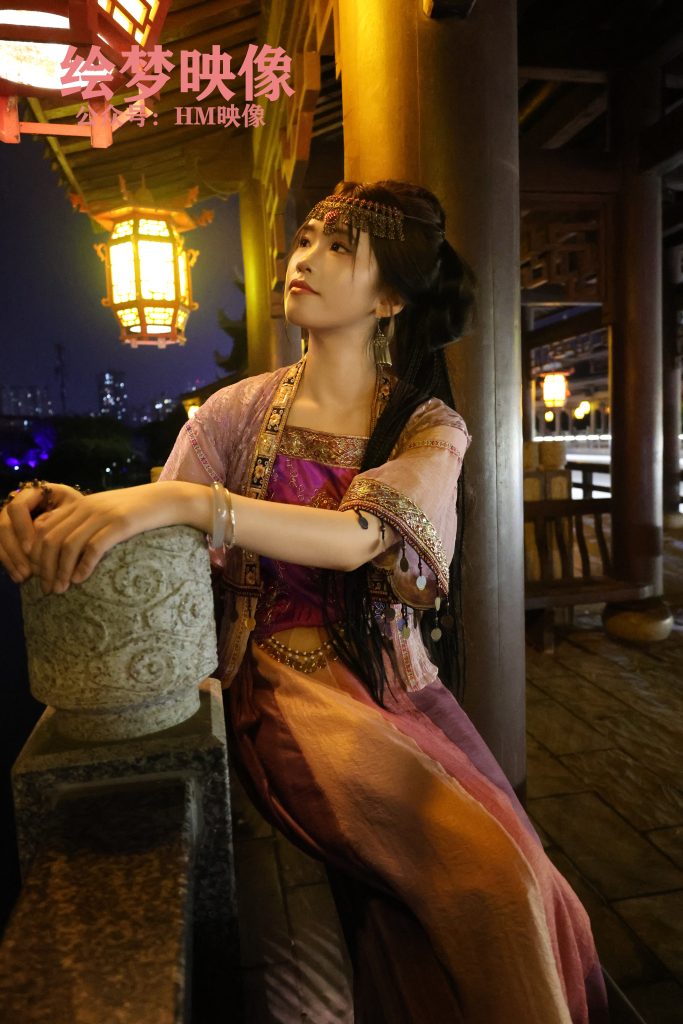 灯影紫萱诗：女娲泪坠时，现代江湖开了一瓣古莲【185P】